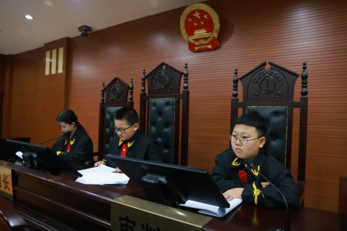 【三强三优】穿上法袍当 “法官” 沉浸式...
